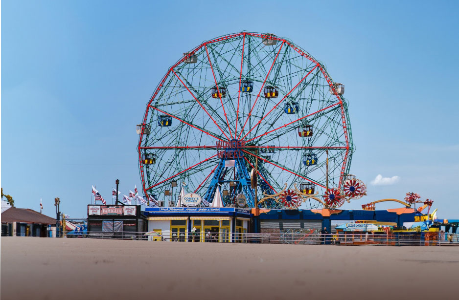 Amusement park ferris wheel ride